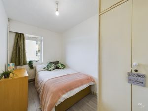 bed 2 - click for photo gallery